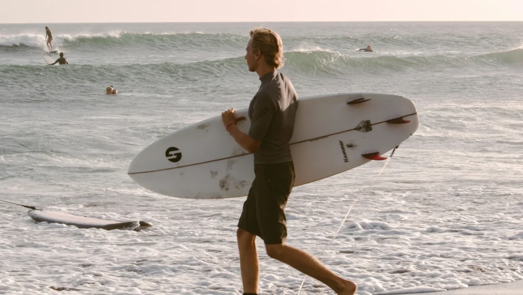 ショートボード　サーフィン・ビーチ