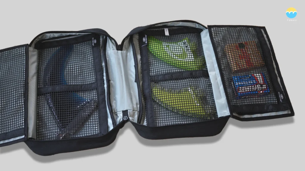 DESTINATIONフィンケースとフィン収納