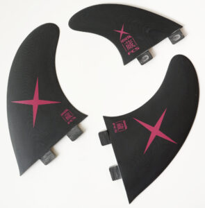 FCS 中古フィン NINJA 蔵 ツインフィン+スタビライザー 真木蔵人シグネチャー comdition1 No.96291676