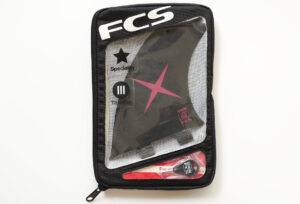 FCS 中古フィン NINJA 蔵 ツインフィン+スタビライザー 真木蔵人シグネチャー ケース No.96291676